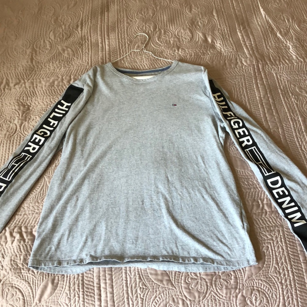 New Tommy Hilfiger T Shirt